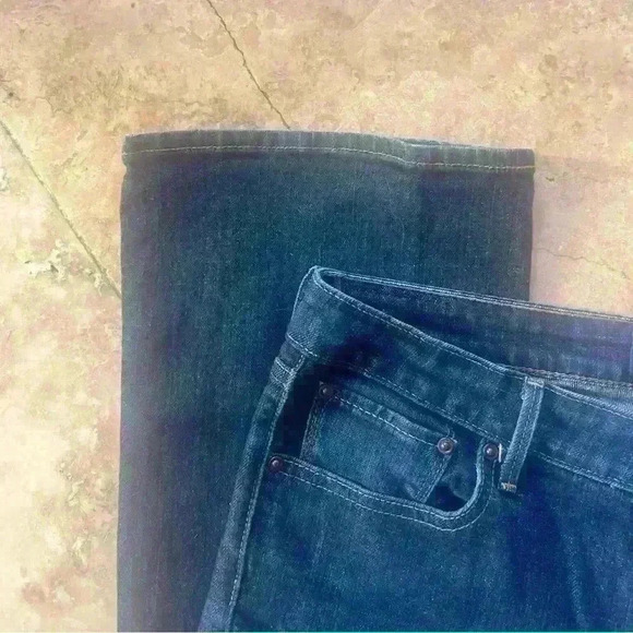 Levi’s Classic Curve Boot Cut Jeans size 12 excellent condition. No flaws. - Picture 11 of 12